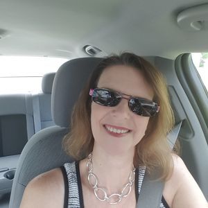 Meet your Posher, Dee